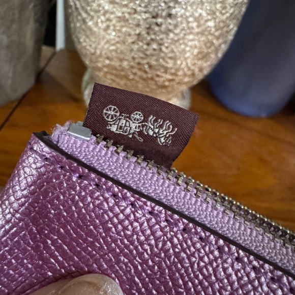 Coach Metallic Lilac Crossgrain Leather Corner Zip Wristlet F21070 - Picture 5 of 5